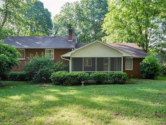 5th image of 3030 Prytania Rd