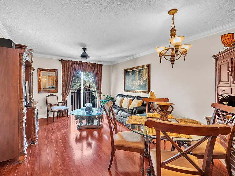 630 Sapodilla Ave #407 — Photo 9