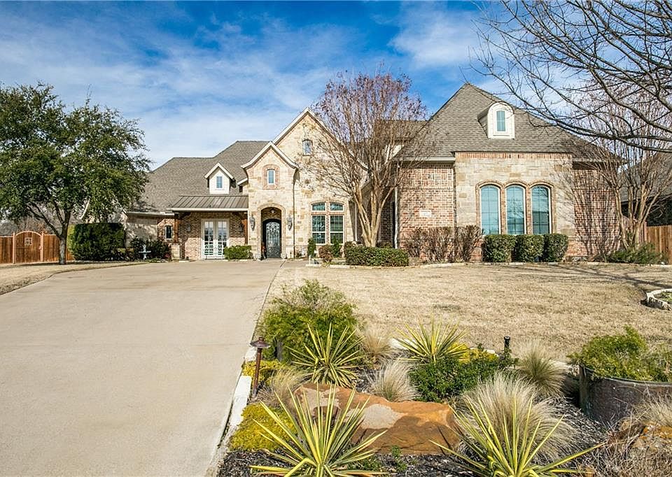 1st image of 107 Water Garden Dr
