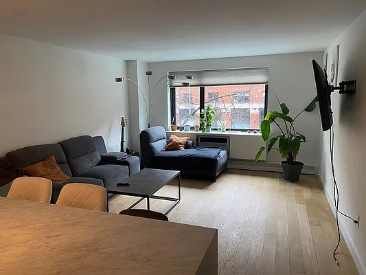 Rented by Batra Group Inc | media 1