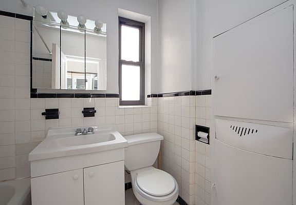 5th image of 233 E 32nd St #5D