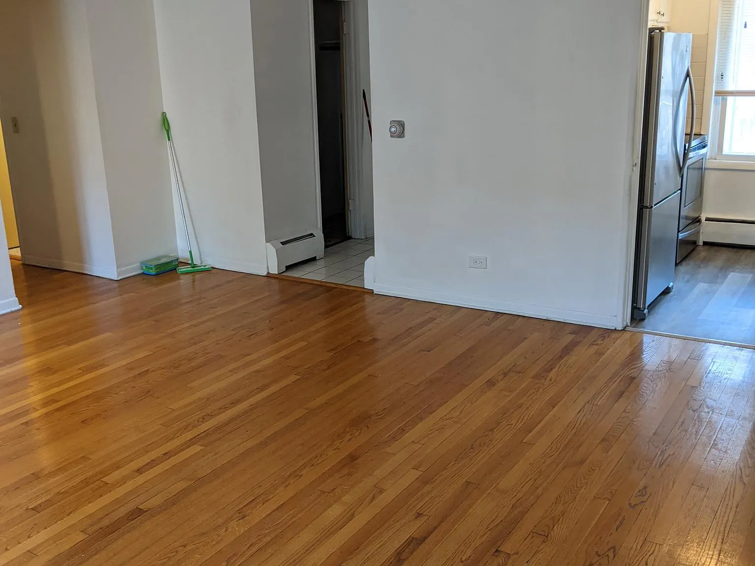 2 bed, 1.5 bath, 1000 sqft, $1,900 — Photo 2