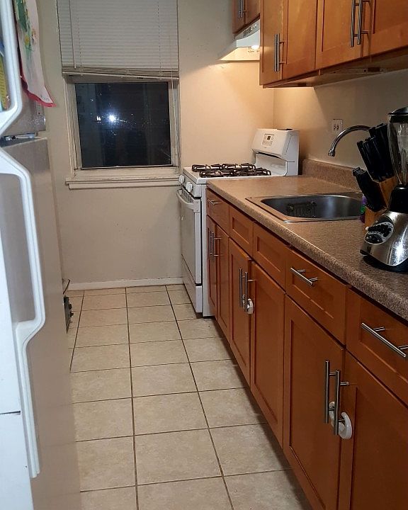 1st image of 16420 Highland Ave APT 5L