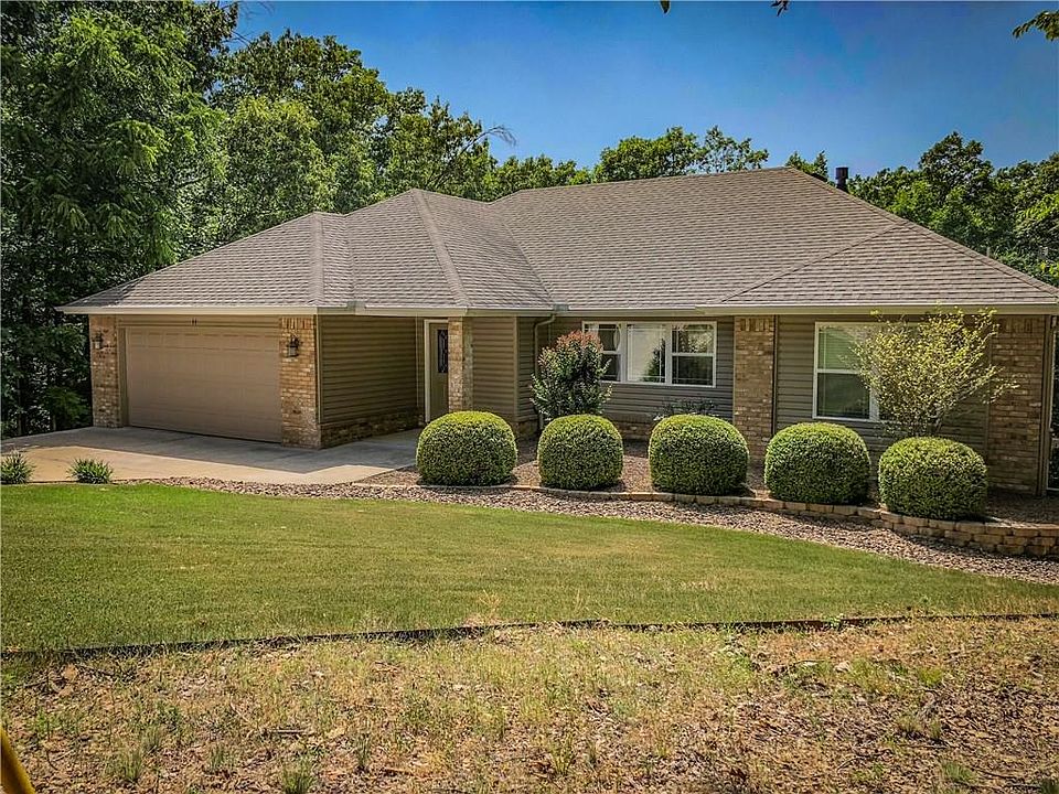 1st image of 11 Runnymede Cir