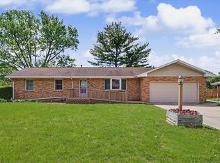 2409 John Dr, Urbana, IL 61802