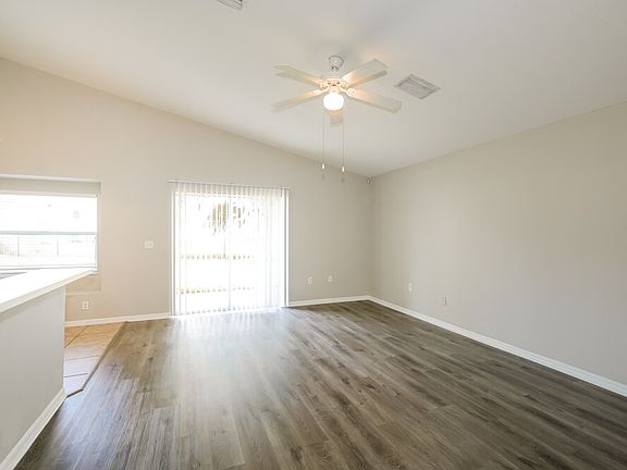 5th image of 3843 Lockridge Dr