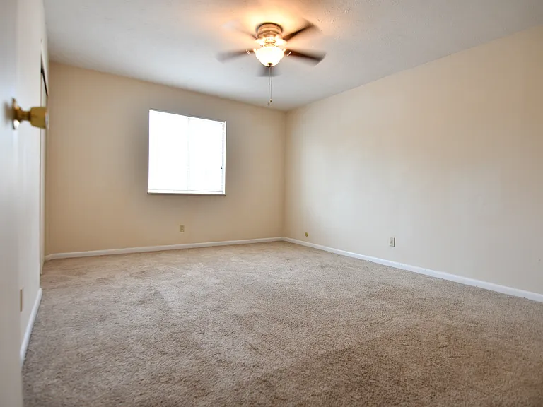 1251 Summit St — Photo 8