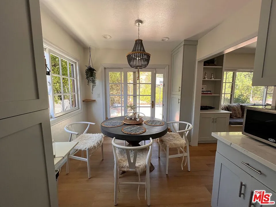 4 bed, 3.0 bath, 2800 sqft, $8,000 — Photo 4