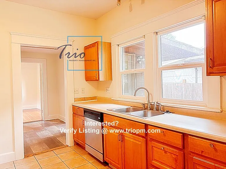 1044 W 8th Ave — Photo 3