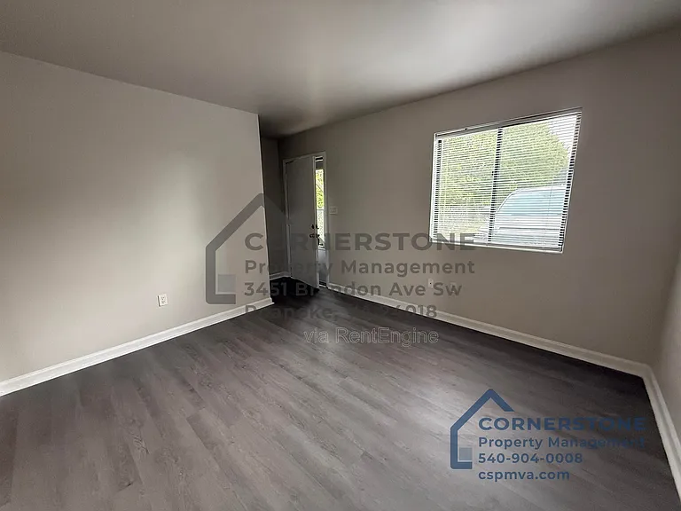 106 Lee Ave NE #10 — Photo 6