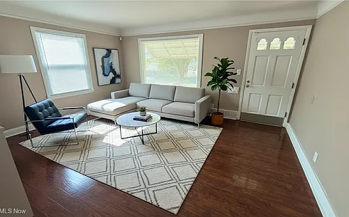 5069 Henry St Photo 1