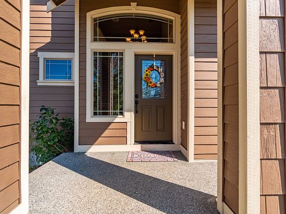 3rd image of 1025 Lyle Ridge Cir