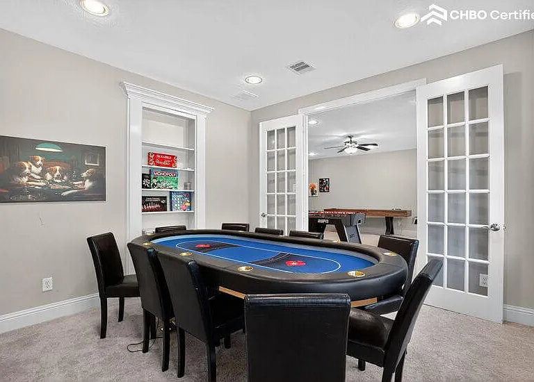 Poker room with elegant design
