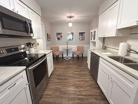 2nd image of 100 S Vail Ave APT 202