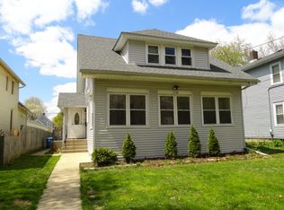 719 Lebanon St, Aurora, IL 60505