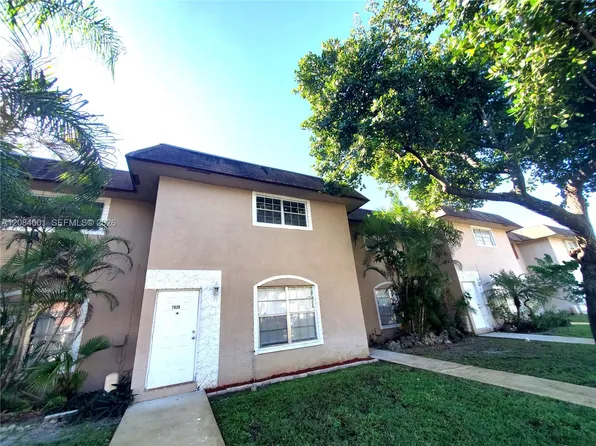 7926 Kimberly Blvd #202, Pompano Beach, FL 33068