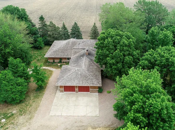 10392 Common St SW, Winsted, MN 55395
