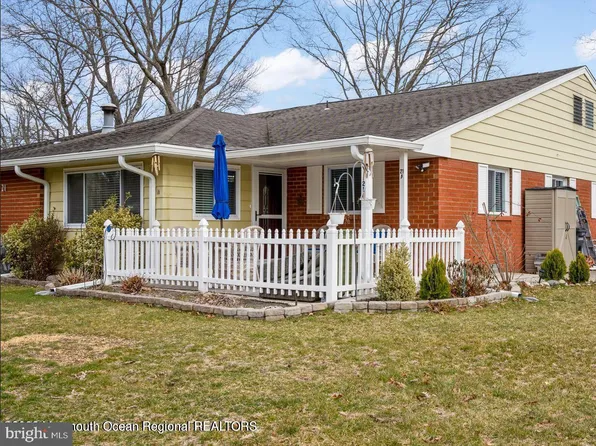 21 Cardinal St #A, Manchester Township, NJ 08759