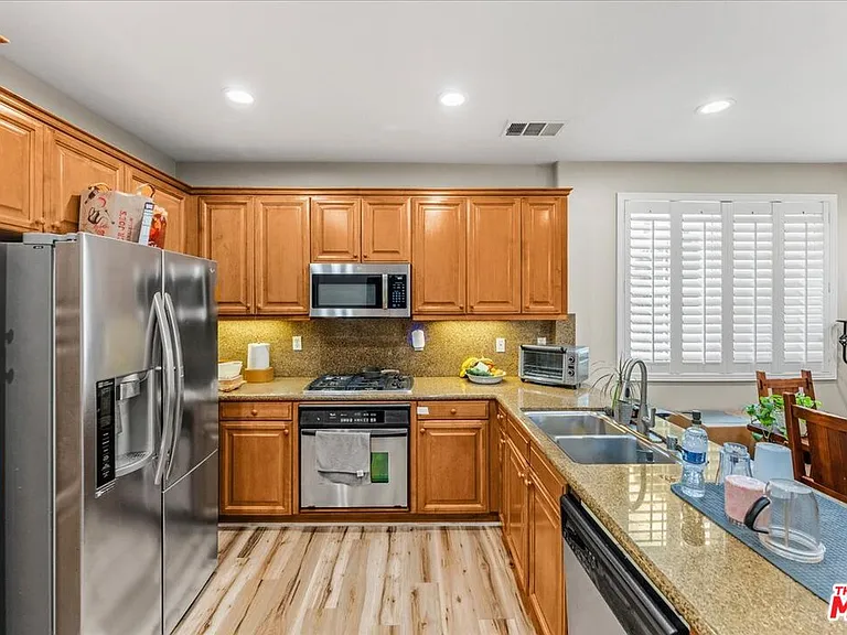3653 W Medici Ln — Photo 13