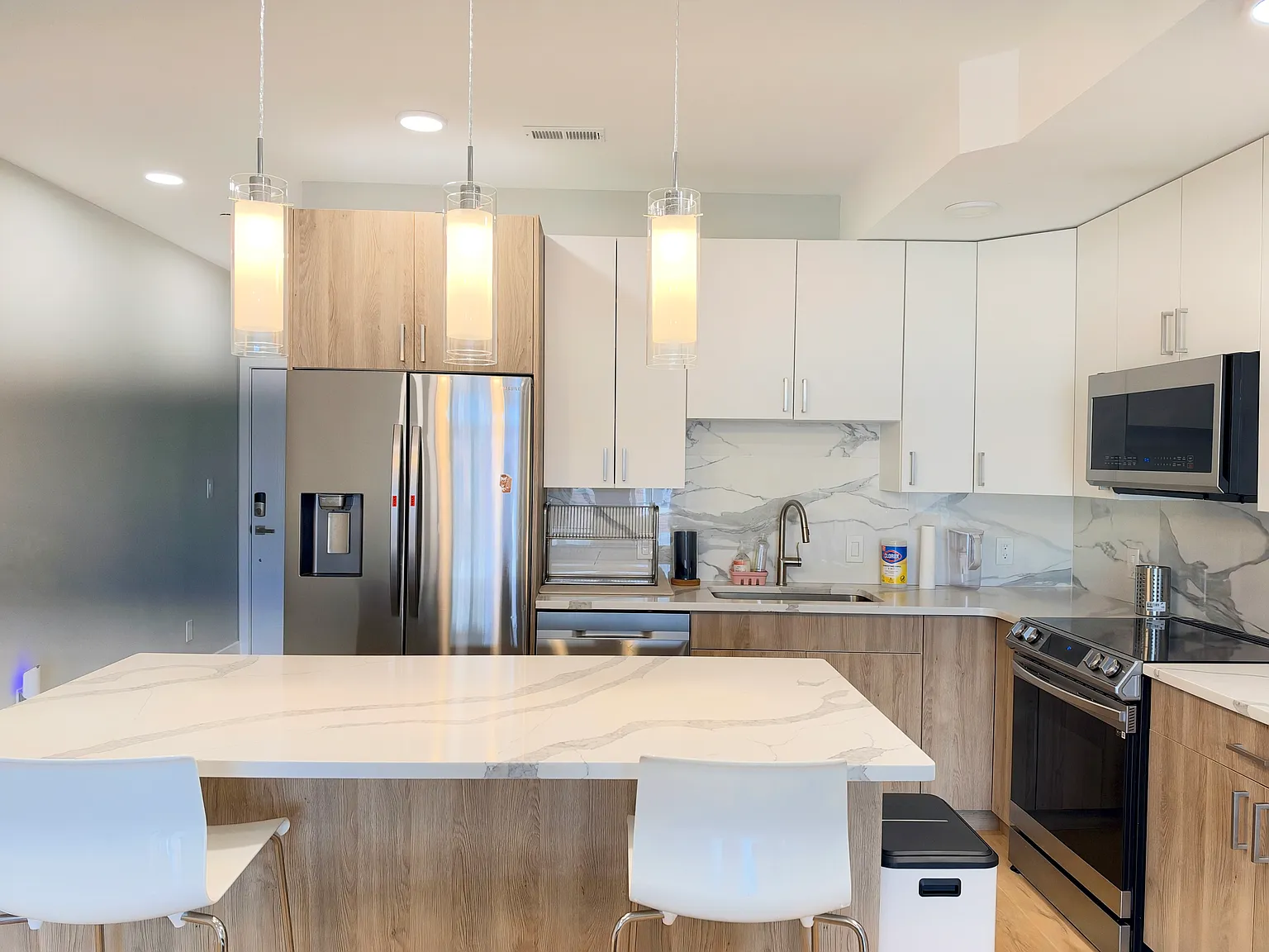 2 bed, 1239 sqft, $2,950 — Photo 2