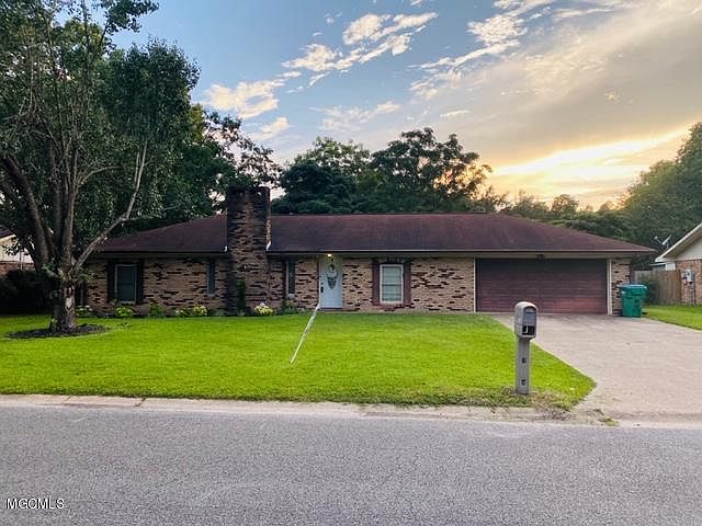 1st image of 103 S Kern Dr