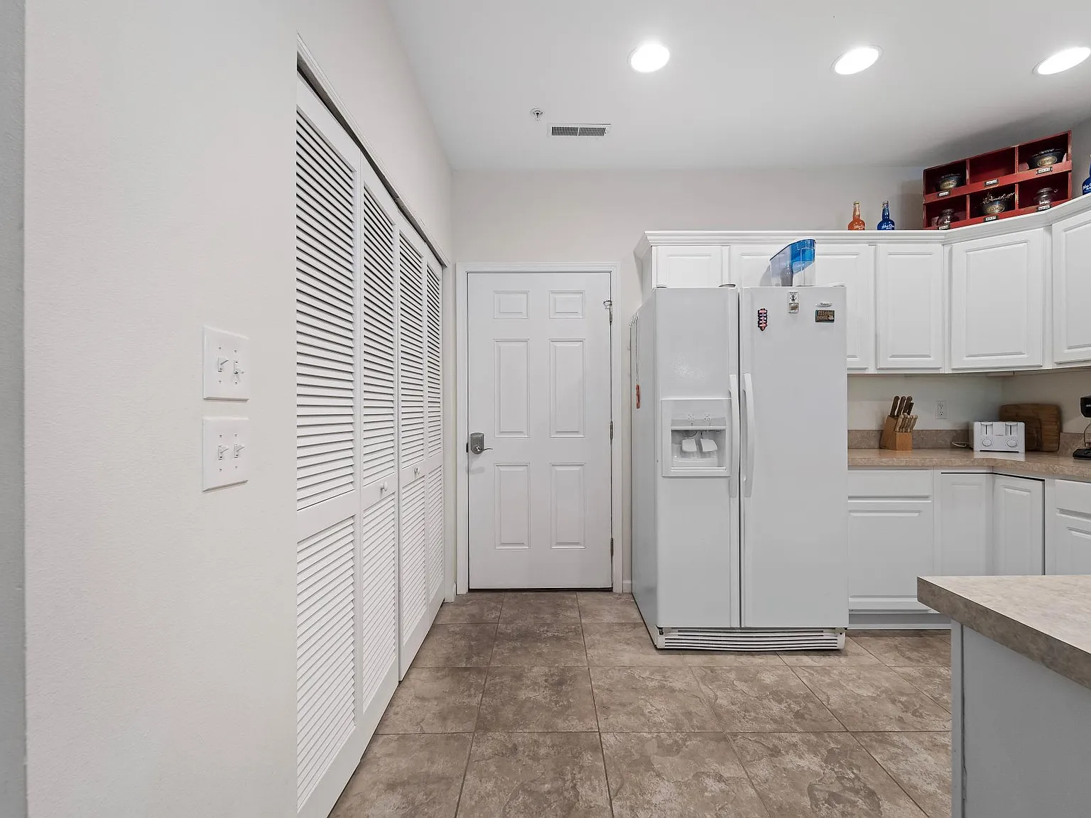 464 Cedar Heights Dr — Photo 4