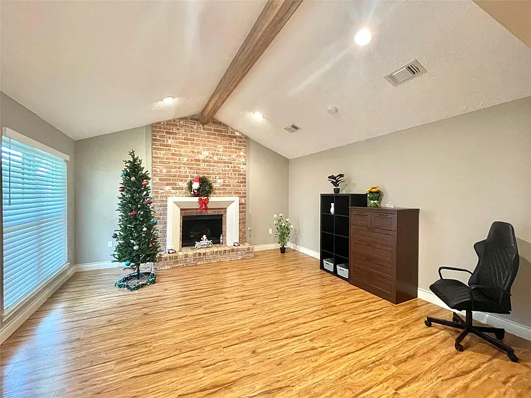 3023 Sam Houston Dr — Photo 4