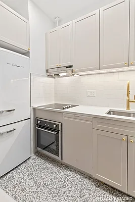 Rented by Douglas Elliman | media 15