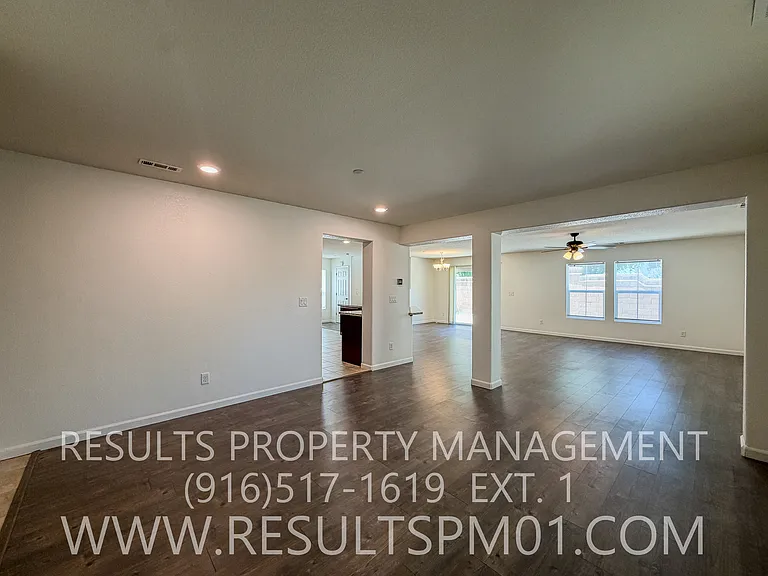 4329 Gentry Way — Photo 8