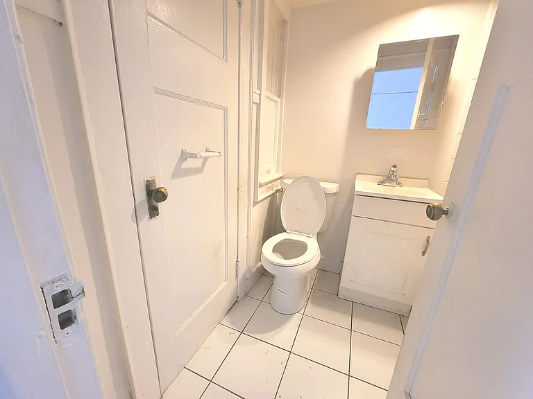 1303 Cass — Photo 43
