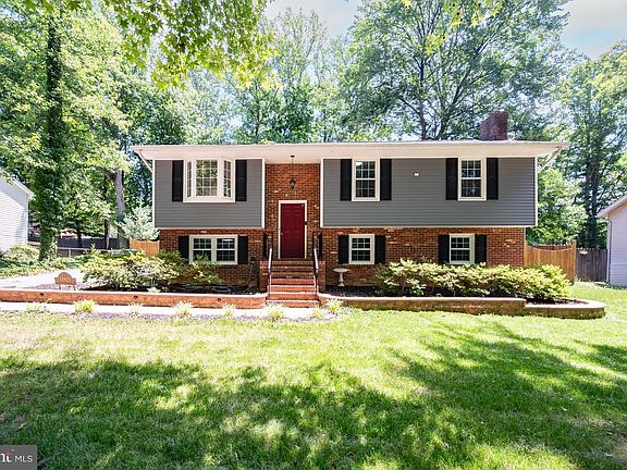2nd image of 11821 Rutherford Dr