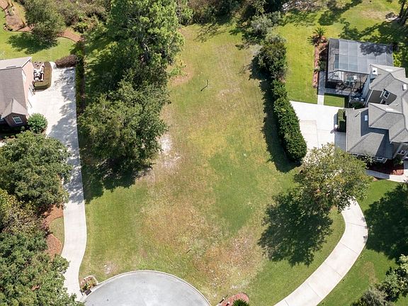 3rd image of 920 Larkspur Ln