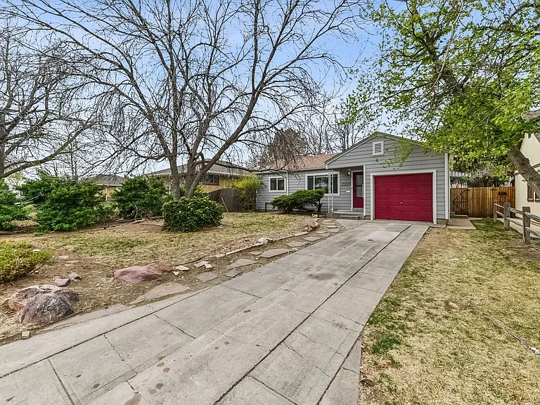 1325 Lansing St — Photo 4