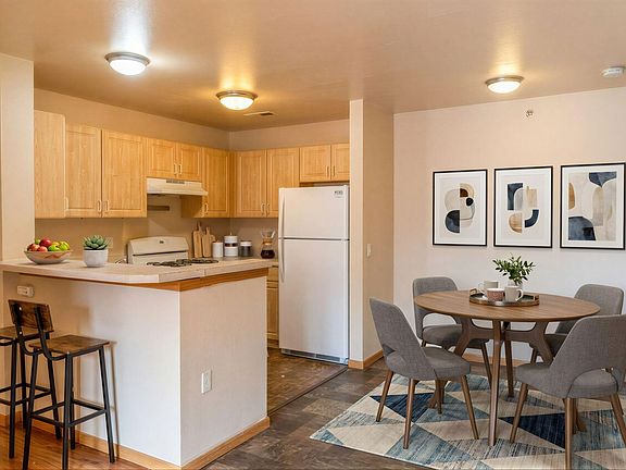 3rd image of 221 Langdon St #401