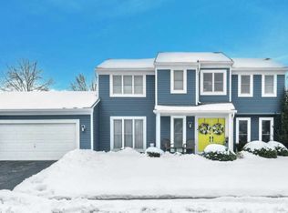 2882 Sparrow Dr, York, PA 17408