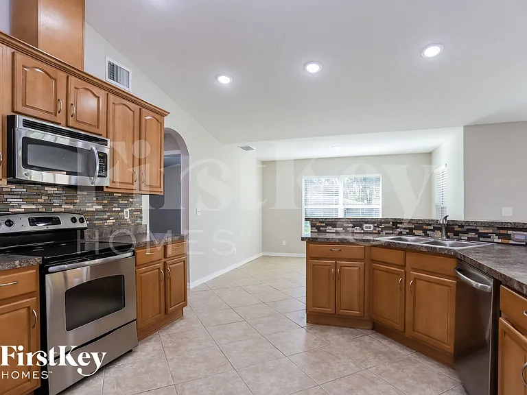 1860 Kim Acres Ln — Photo 4