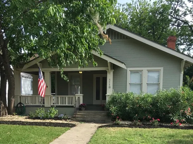 1118 W Mistletoe Ave — Photo 2
