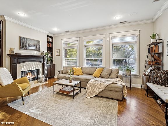 3rd image of 2524 N Ashland Ave APT 1N