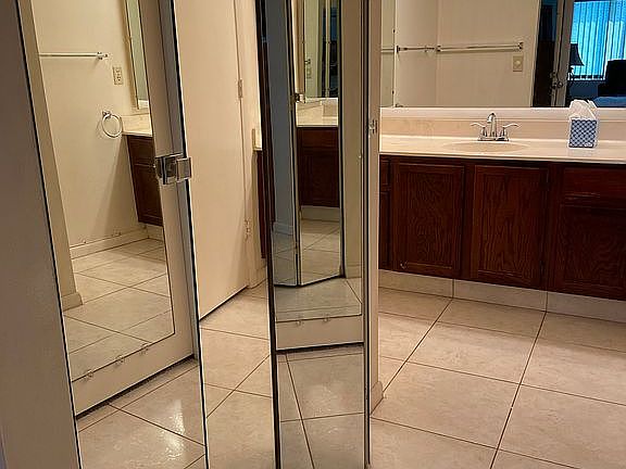 5th image of 4510 N Key Dr APT 403