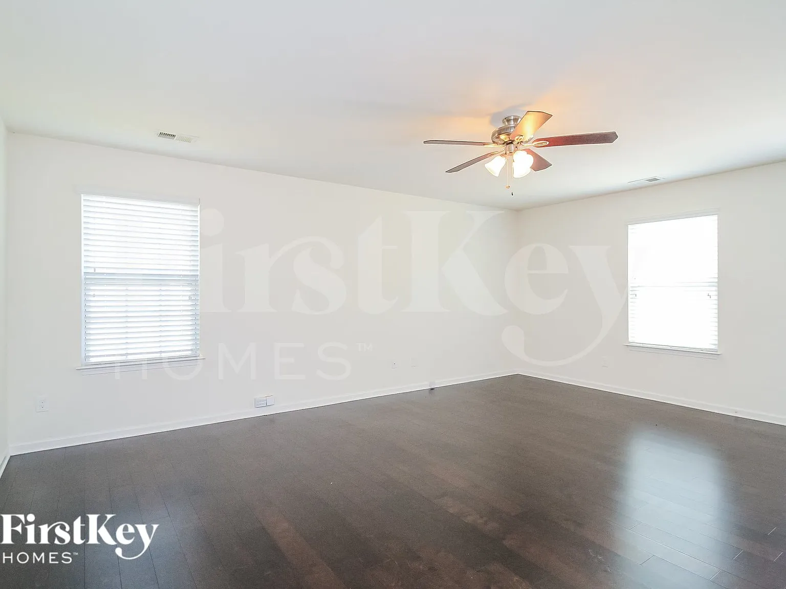4 bed, 2.5 bath, 2546 sqft, $2,555 — Photo 3