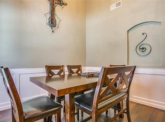 5th image of 2804 Muskrat Dr