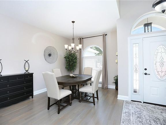 5th image of 15328 Ponce De Leon Ln