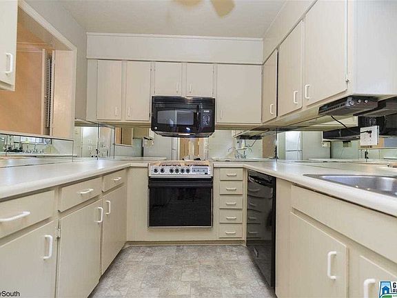 2nd image of 813 Vestavia Villa Ct #0