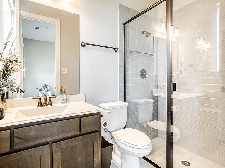 1208 Logan Trl — Photo 20