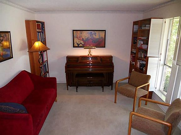 3rd image of 2811 N Surrey Dr