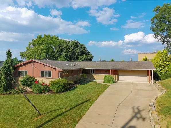 138 Green Dr, Pittsburgh, PA 15236