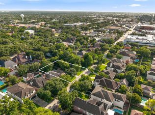 4909 Cedar St, Bellaire, TX 77401