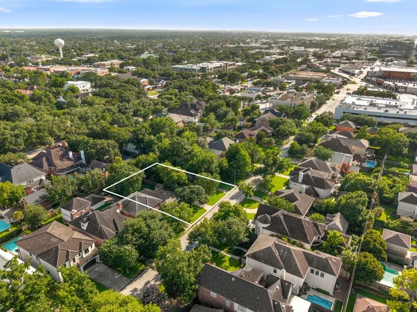 4909 Cedar St, Bellaire, TX 77401