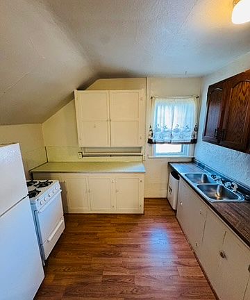 5th image of 1541 Davenport St #4
