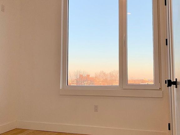 4th image of 420 Tompkins Ave #606